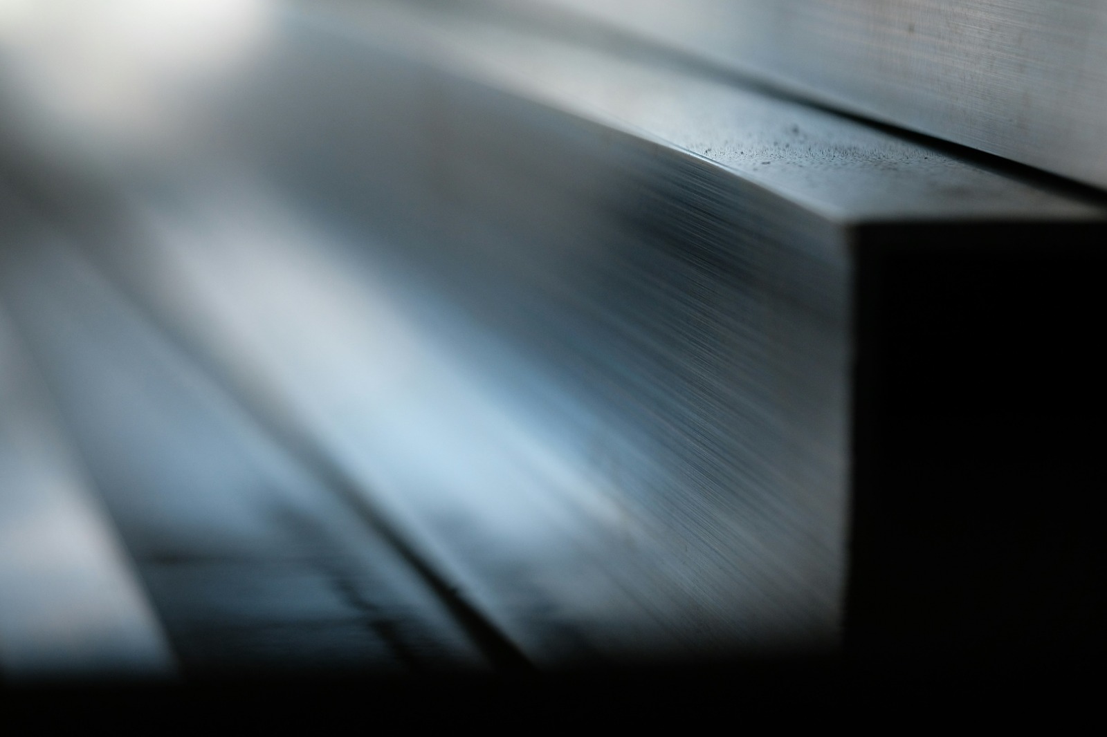 Engineering metal materials